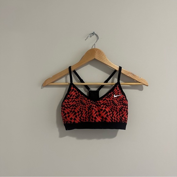 3/$20⚡️ Red and Black Patterned Racerback V-Neck Nike Sports Bra - Picture 3 of 12